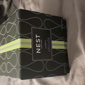 Bamboo scented 21.1 oz 3 wick NEST candle